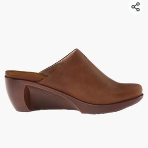 NAOT FOOTWEAR WOMEN'S EVENING SHOE